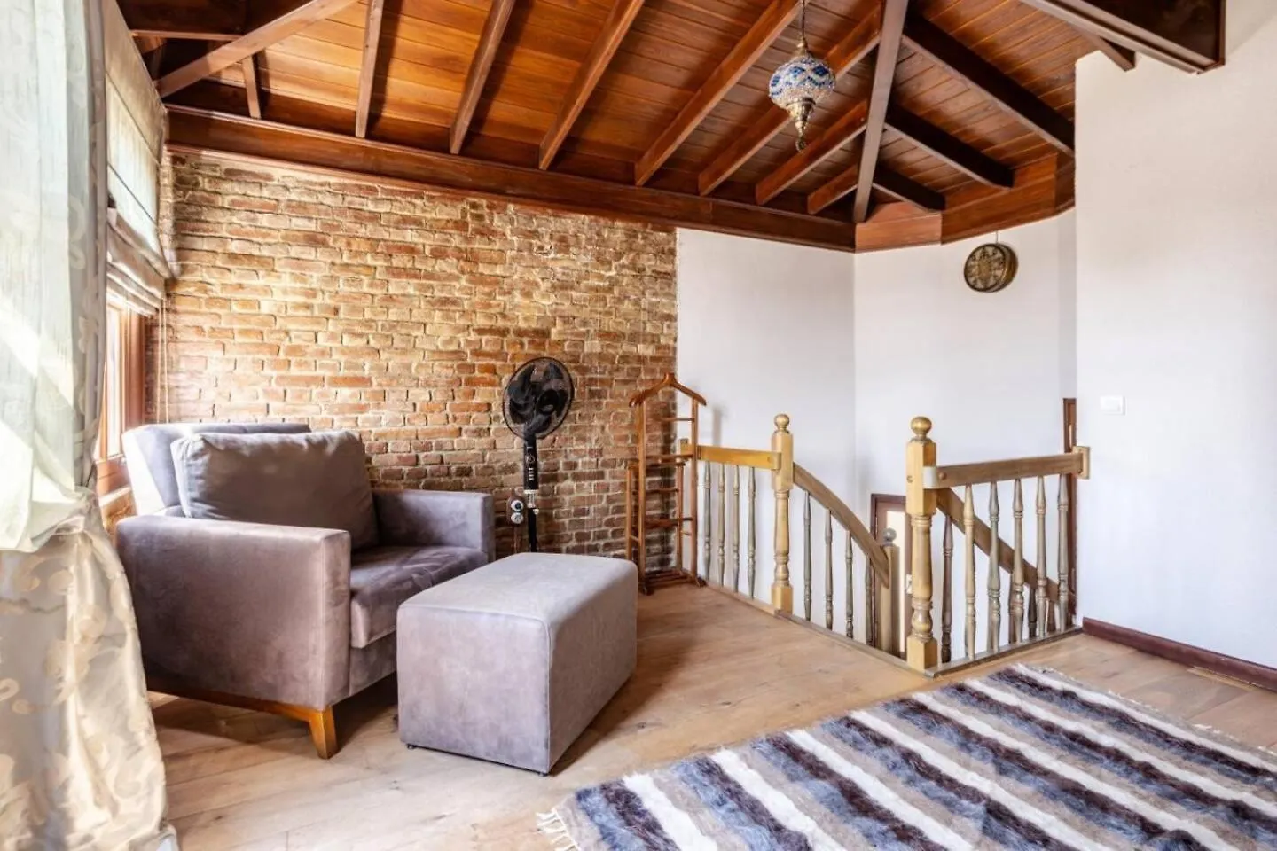 Chic 2br Retreat House - Heart Of Cihangir! #394 Istambul Casa de Férias